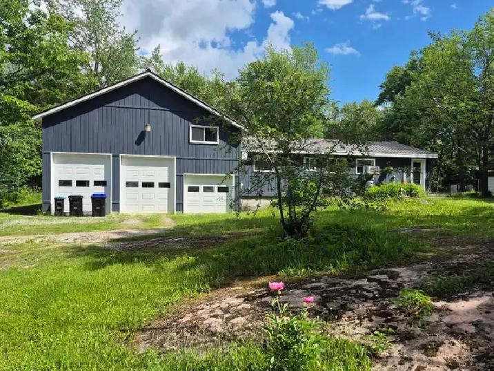 RARE RIVERFRONT RETREAT