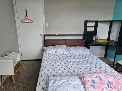 LARGE FURNISHED PRIVATE BRIGHT ROOM FOR RENT $700