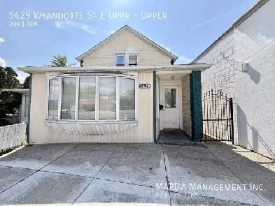 CHARMING 2 BED/1BATH UPPER UNIT   HYDRO & GAS