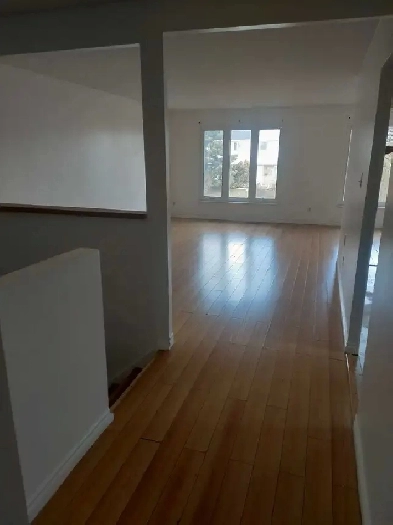 $2300 - 3 Bedroom Upper Level Semi Brampton