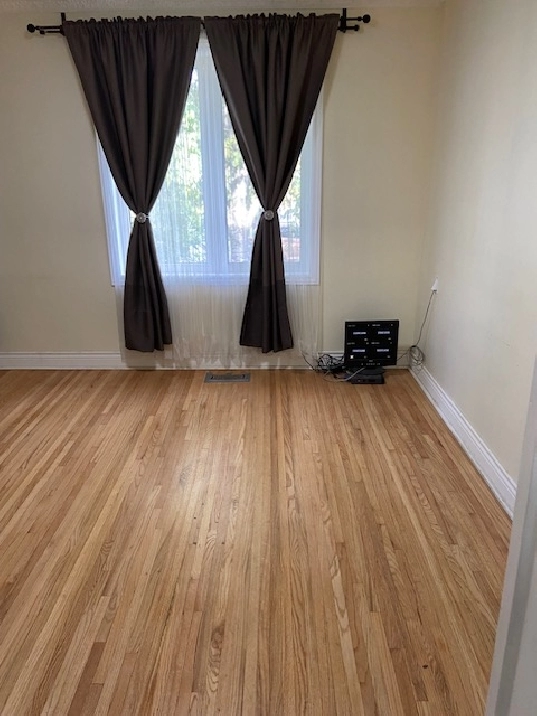 2 Separate Female room for rent,$750 & $800 utilities included