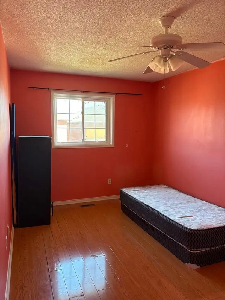 ROOM FOR RENT – BRAMPTON (KENNEDY & BOVAIRD)