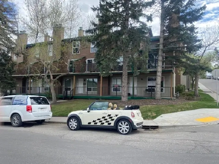 For Rent Bankview  1500 -23 Ave SW.  $1,650.  2  Bedroom