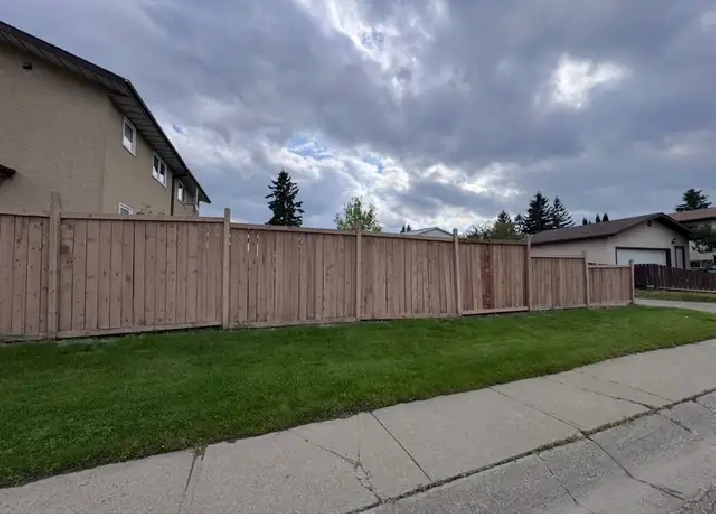 Aesthetically Updated 3 Bedroom Corner-Lot Home in Mill Woods