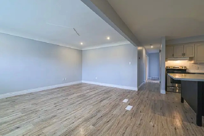 3-Bedroom Main-Floor Unit – Hamilton Mountain: Parking   Laundry