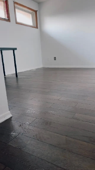 2nd floor room-5 min Walk to Whitehorn Ctrain/ Near Airport &DT