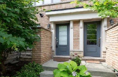 Modern Townhouse for Rent Near Woodbine Beach