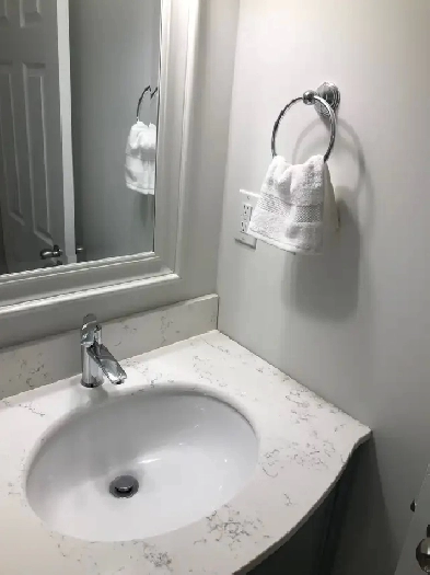 FURNISHED ROOM avail in Townhouse - Derry & Scott - MILTON