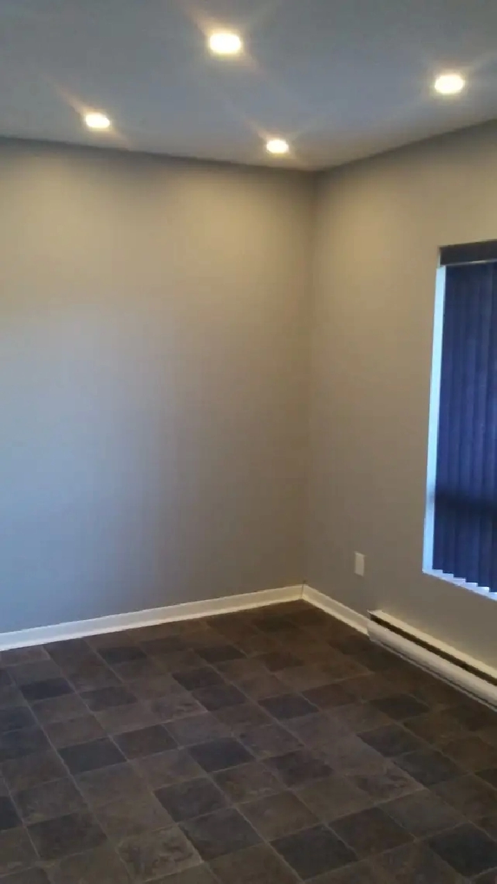 Office / Retail Space In Bourget For Lease Rent !