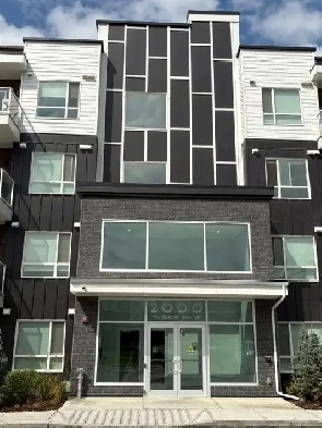 1 bed   den, 2 bath unit located in the SW area of Belmont