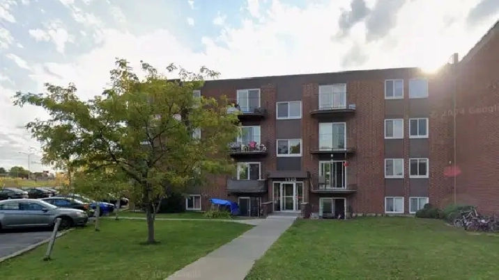 LIBRE 5 1/2 rue Cloutier,La Prairie. Sur A132,Pont Champlain7min