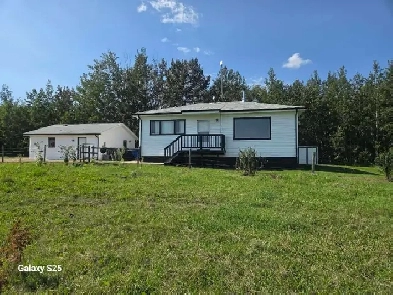Acreage for sale! 2 Bed, 1 Bath - 25 mins to Sherwood Park