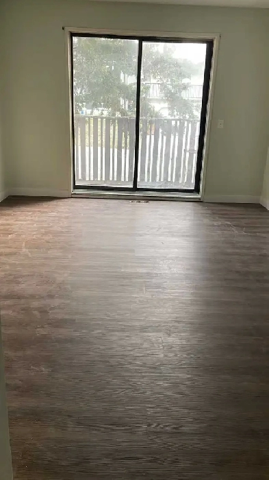 3 Bedroom Duplex Main Floor NE