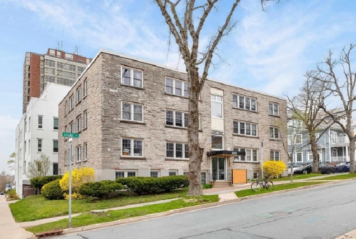 Renovated 2 Bedroom Condo Available Sept 1st