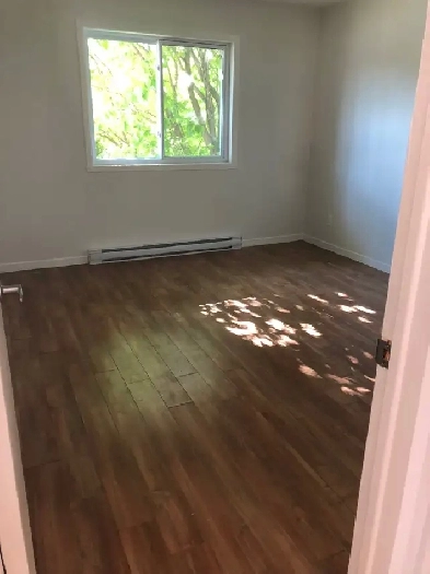 41/2 rénové. Disponible Maintenant. 450-602-1259