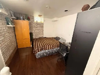 Basement private room available for rent from Sept 1