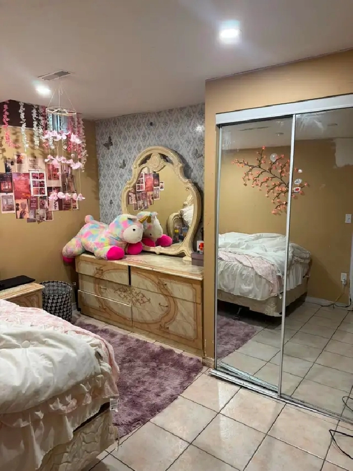 Private ROOMS FOR RENT –FEMALE ONLY