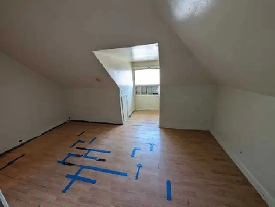 room for rent Dufferin and bloor
