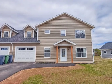 Winter Room Rental in Montague – Private Bathroom