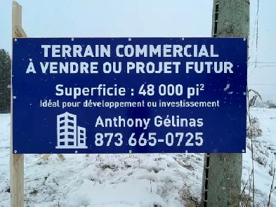 Terrain commercial 48 000 pi2