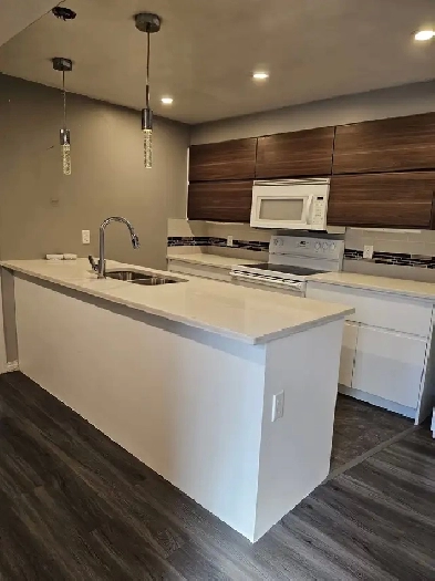 3 Beds 1.5 Baths HouseCA$1,800 / Month
