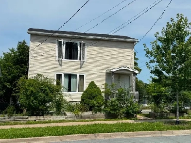 SPACIOUS 2 BEDROOM 5 APPLIANCES NOW AVAILABLE. HT/HW/PK INC
