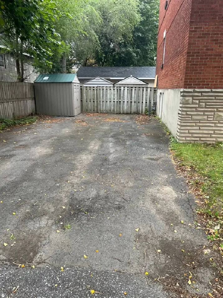 Parking Available Churchill Ave. North/Carling Avenue