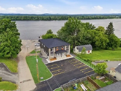 WATERFRONT FOR RENT - 2 BEDROOM - WENDOVER