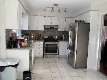 ONE Private BEDROOM FOR RENT $800 - Eglinton AVE & Creditview