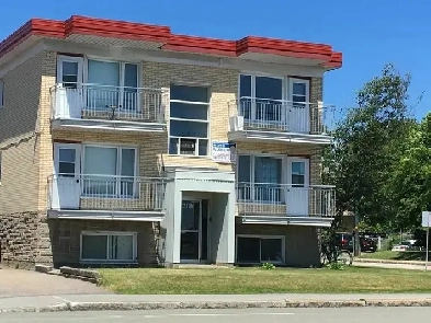 Beau logement 1 1/2 prés Université sur Hochelaga libre