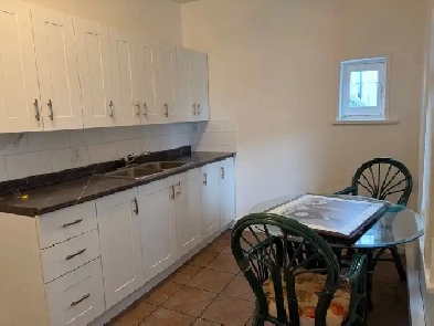 Superbe 6 1/2, Ste-Foy, entièrement meublé, Libre