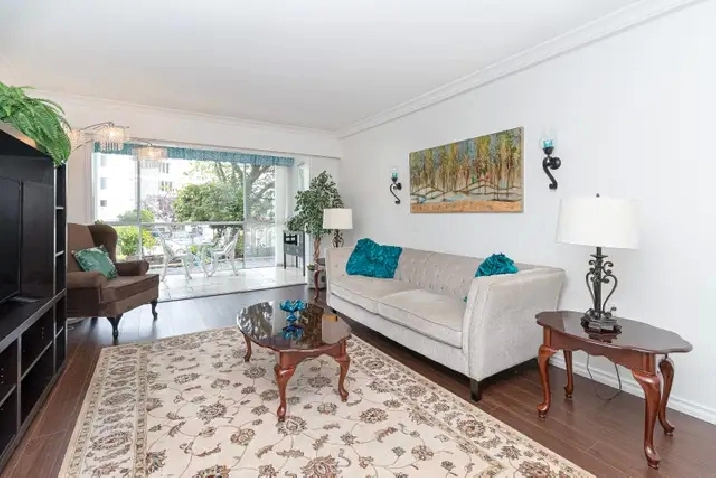 Beautiful 1 bed 1 bath garden level condo, Sidney By The Sea!