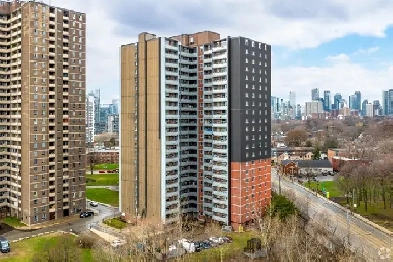 renovated two bedroom, river and gerrard - ID 4694