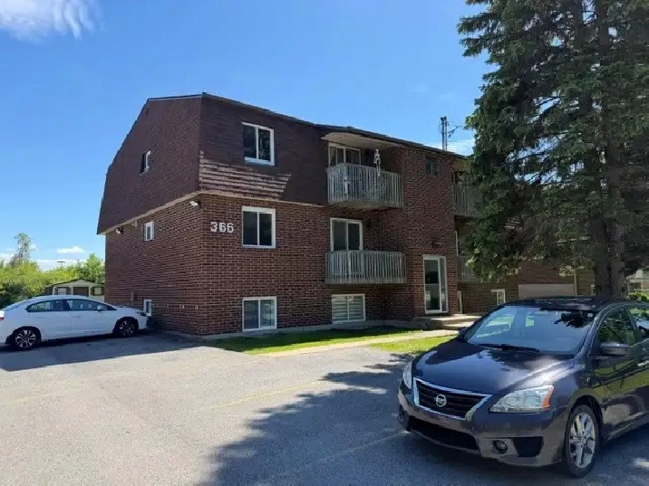 VAUDREUIL-DORION 4-1/2 - 2 BEDROOM / 2 CAC -  RENOVEE $1400