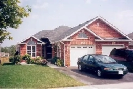 ROOM FOR RENT IN NEWER AREA IN WELLAND