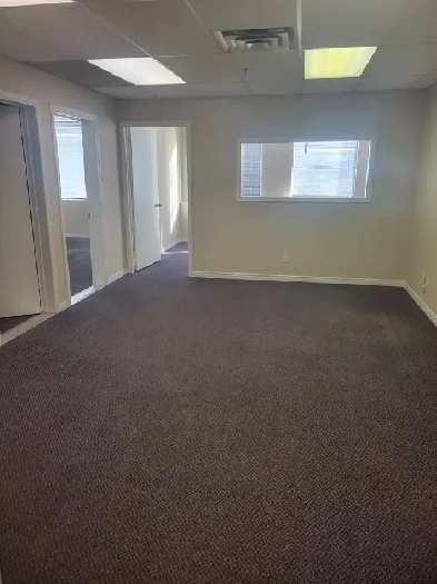 3000 SF SPACE IN DESIRABLE LINDSAY LOCAL JUST $10/sf NET