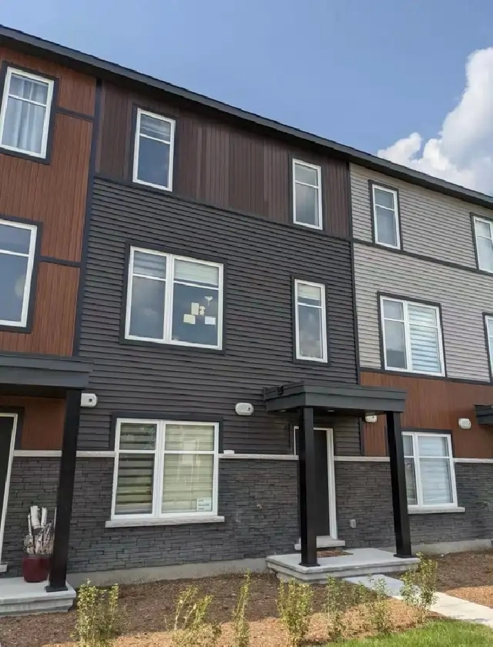 Kanata Speedvale Crt 3-bedroom townhome for rent