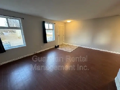 2 Bedroom, 1 Bath Unit – 1522 Walsh St E, Unit A – $2000/month