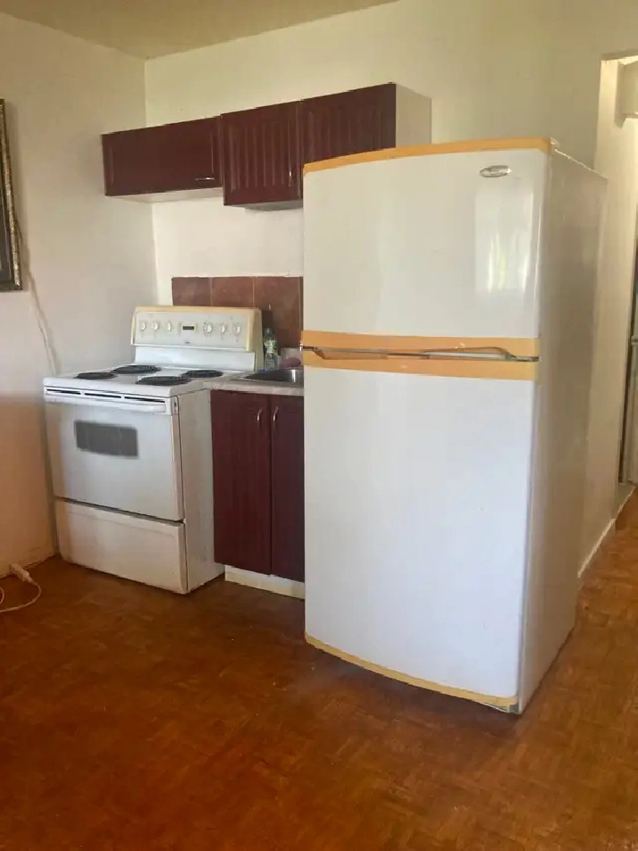 chambre meublee tout incluus internet stationnement