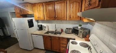 ROSEMONT–MAINTENANT/NOW–TOUT MEUBLÉ/FULLY furnished – 3 1/2