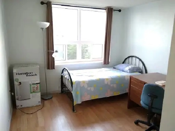Step 2min to Fanshawe, Master bedroom room available Sep..$695