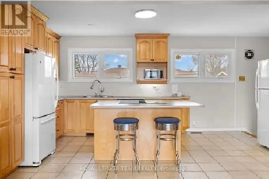 A Single House 6 Bedrooms near Algonquin College $6000/month Now