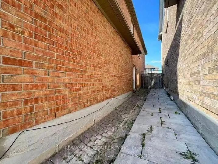 BASEMENT FOR RENT IN VAUGHAN
