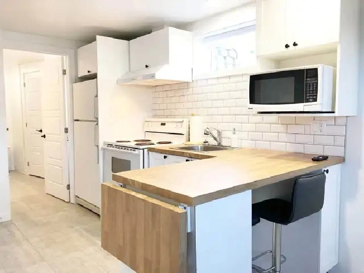 Studio 2 1/2 tout inclus disponible à Sept-Îles