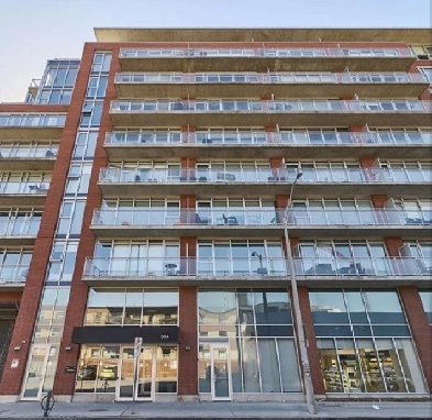 Bright & Spacious 1 Bedroom Den, Balcony, Centretown, Sept/Oct