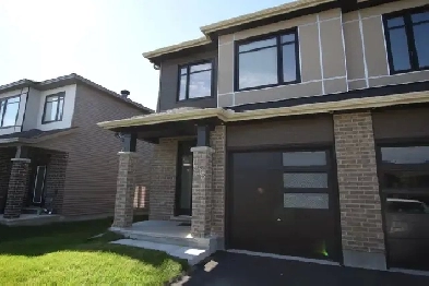 Newer (2025) 4 Bdm/2.5 Bth End-Unit Townhome, Russell, AvailNow!