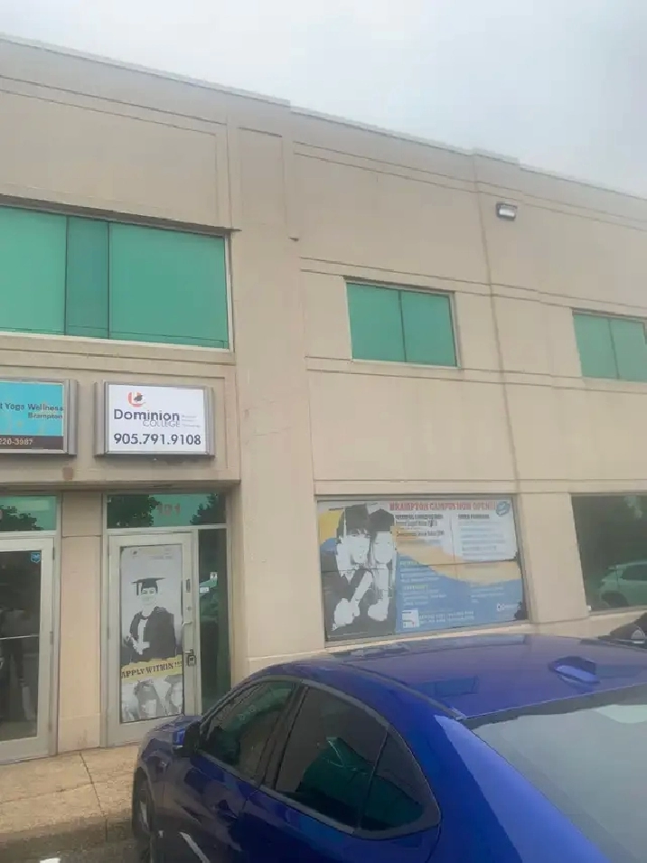 Spacious Upper-Level Commercial Unit for Lease – Brampton
