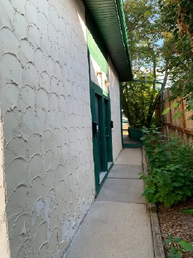 Prime Location in Marda Loop – Bright 2-Bedroom Lower Suite
