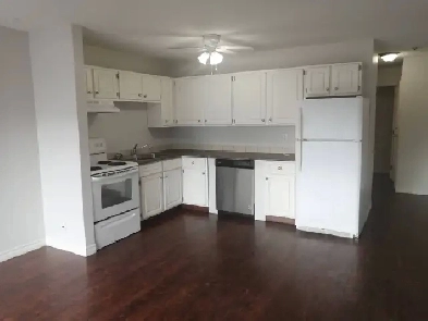 SPACIOUS – RENOVATED – PET FRIENDLY