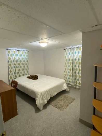 Room for Female near Century Park immediately $600